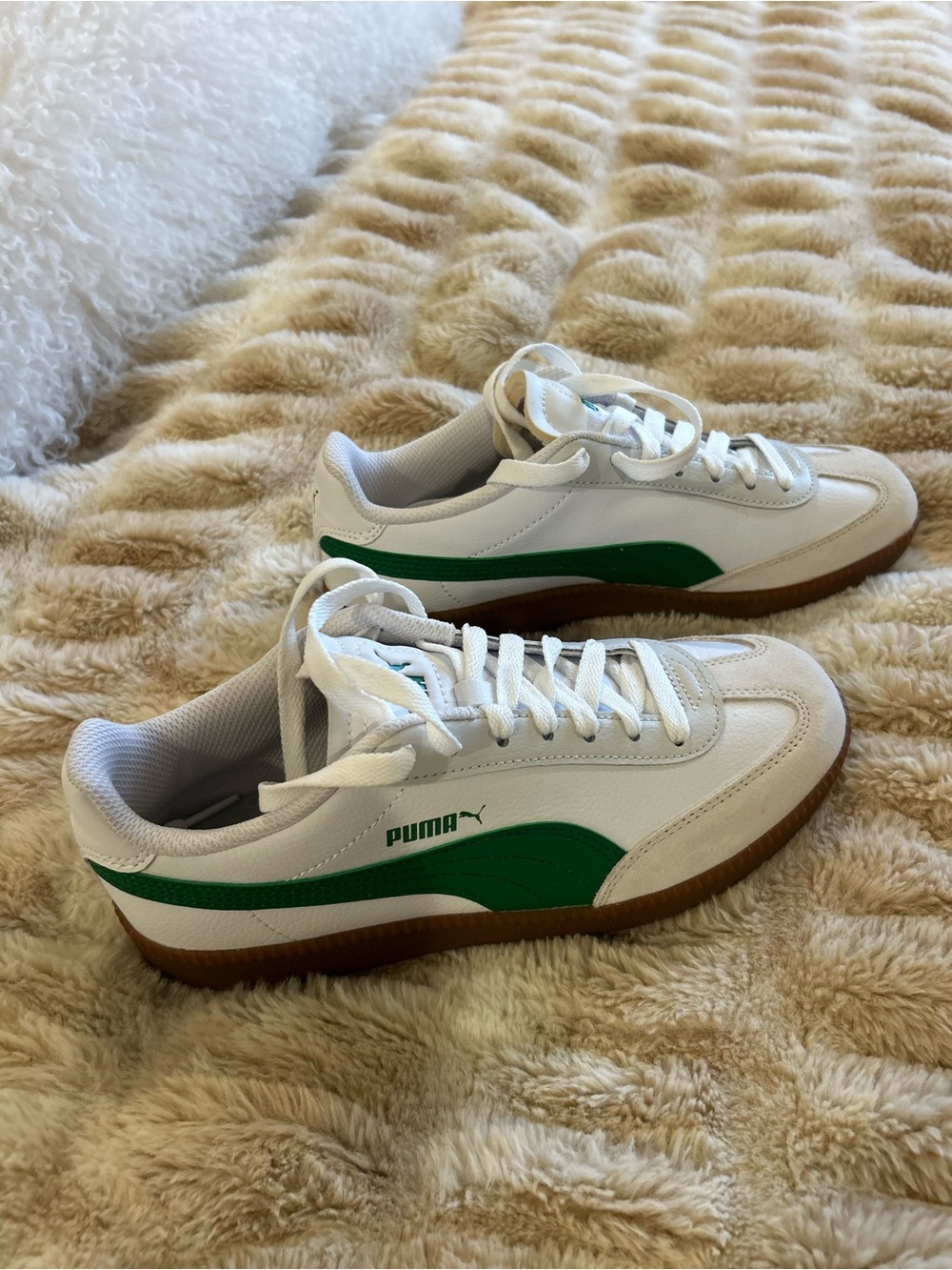 Puma White Sneakers with Green Stripe and Gum Sole